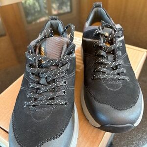 Women's Samuel Hubbard Camino Walker, Black Nubuck, Size 7M